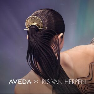 Gold Hair Cuff Set collaboration Aveda x Iris Van Herpen